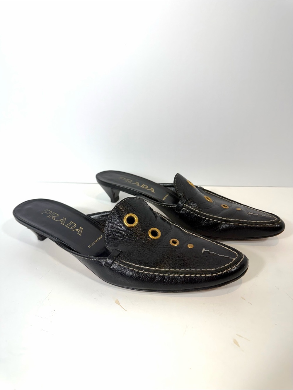 Prada Vintage Black Leather Grommet Loafer Mule Kitten Heels EU 37 Y2K Italy